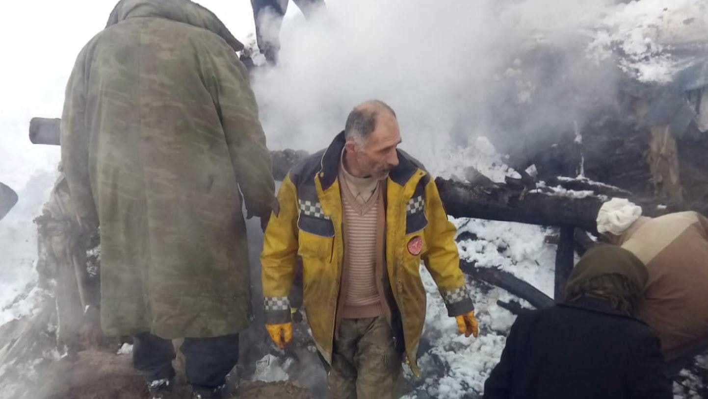 Ahırda yangın: 50 keçi 1 katır öldü...