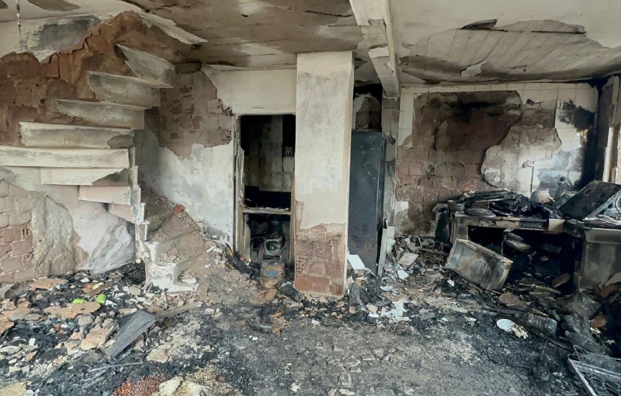 3 katlı ev alev alev yandı: 1 ölü 2 yaralı