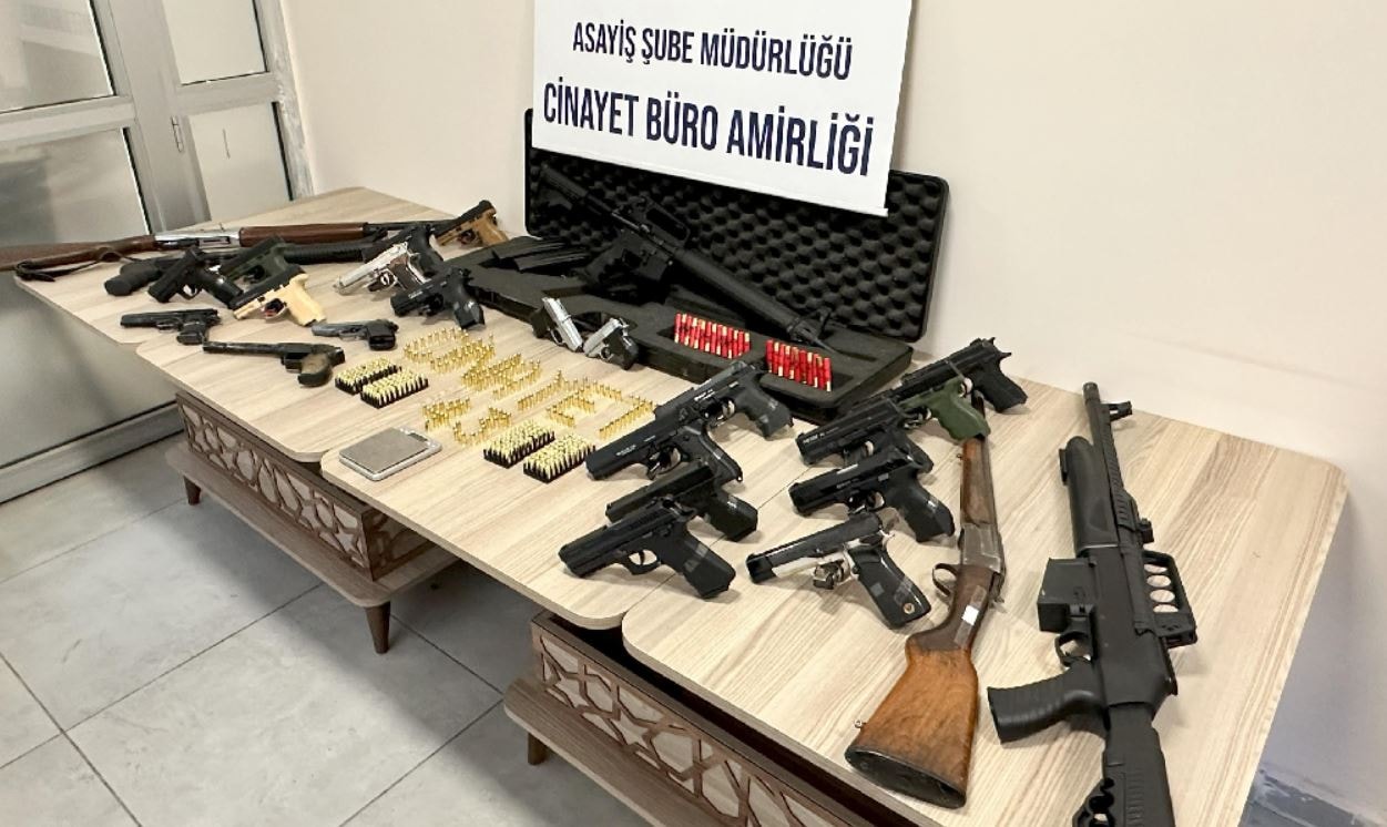 Pavyon çalışanlarına 'silah' operasyonu