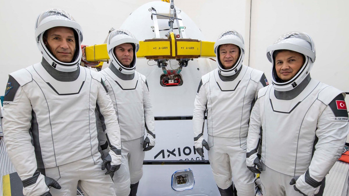 Uzaya gidecek Türk astronot: Dış dünya ile temasımızı kesecek şekilde bir tesise kapandık