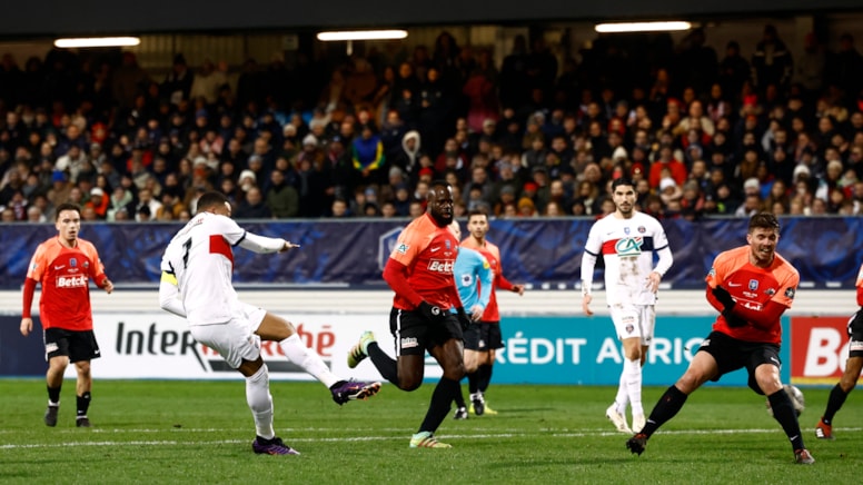 Paris Saint Germain Revel'e acımadı gol yağdırdı