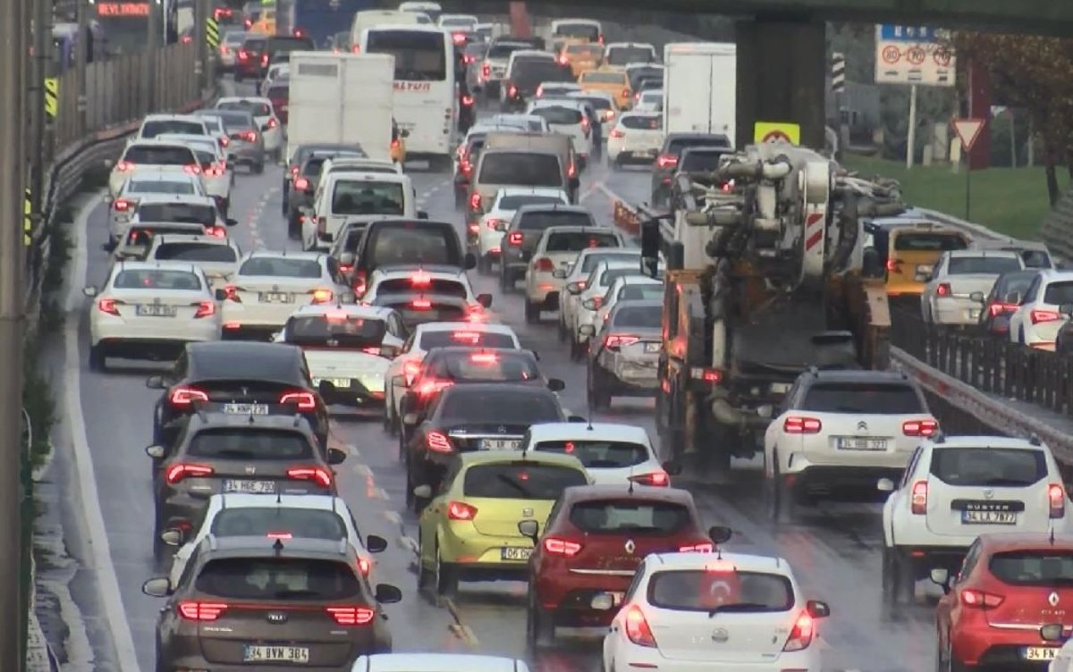 İstanbul'da yağmur trafiği