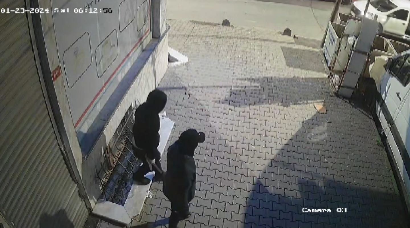 Tabelaya kanan hırsızlar soygun için boşa çabaladı