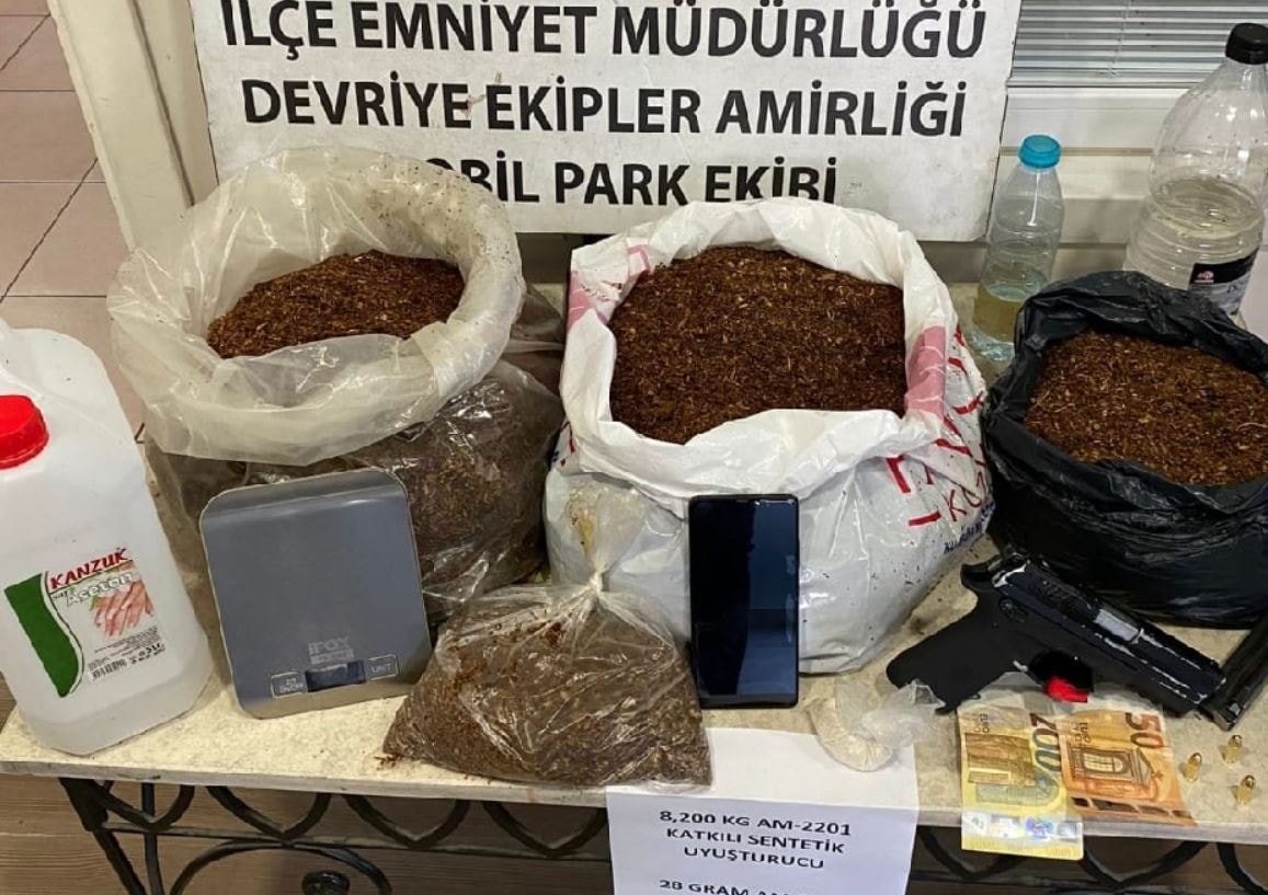 İstanbul'un ortasında uyuşturucu üretmişler: 8 gözaltı