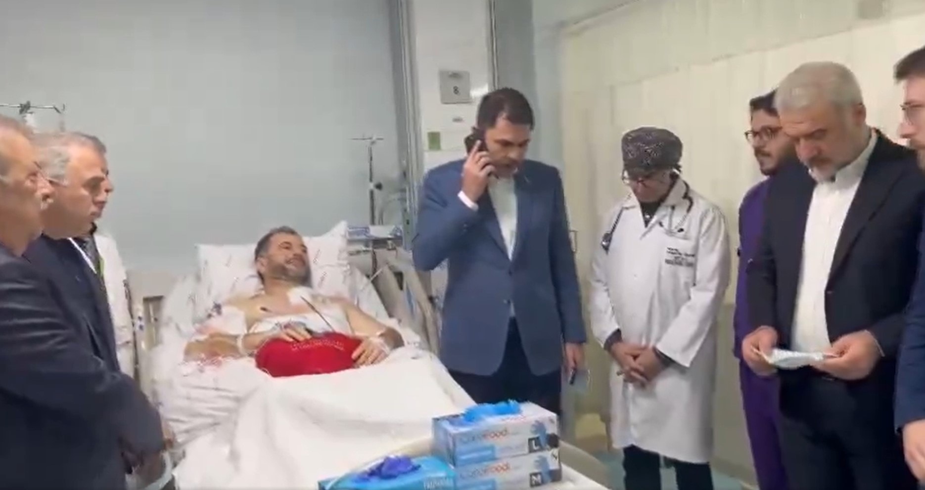 Kurum ve AKP'lilerden Fatih Camii imamına 'yoğun ziyaret'