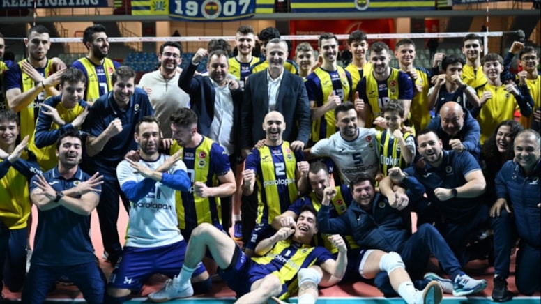 Fenerbahçe altın setle çeyrek finale uzandı