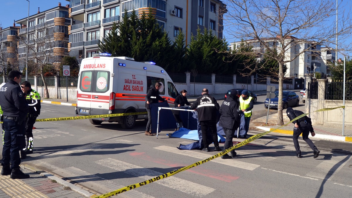 Karşıdan karşıya geçen kadını böyle ezdi