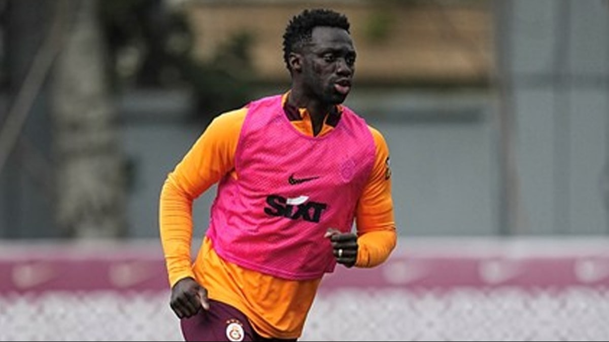 Galatasaray'da Davinson Sanchez, takıma geri döndü