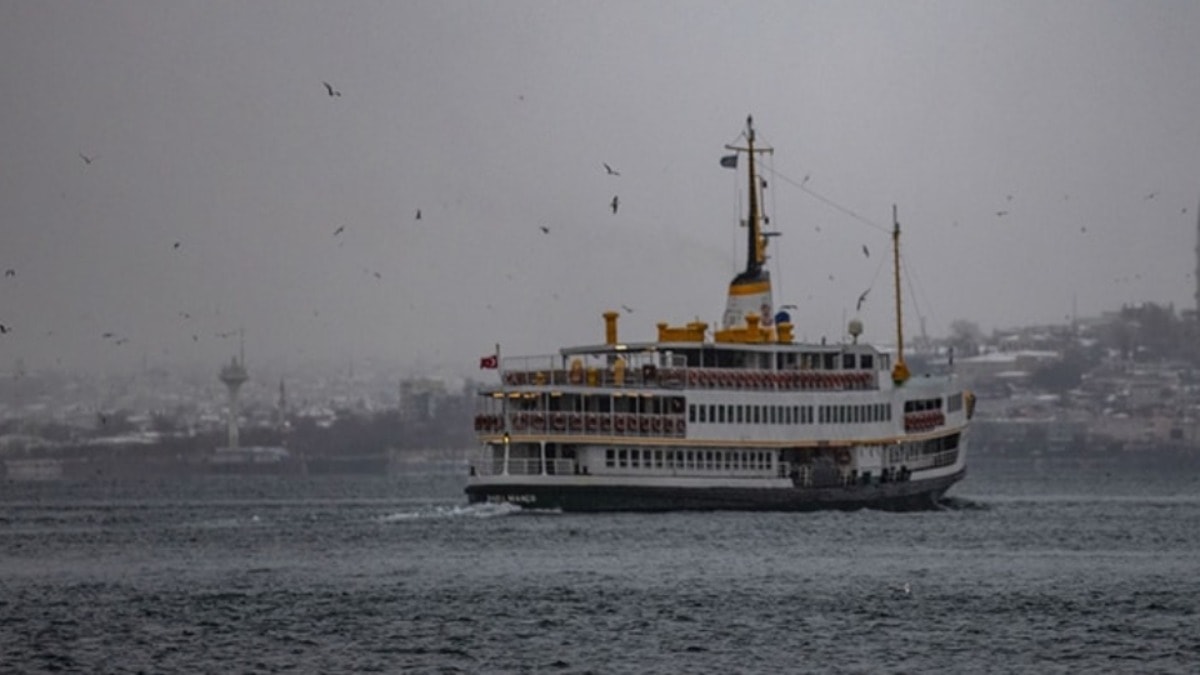 İstanbul'da vapur seferlerine hava muhalefeti engeli