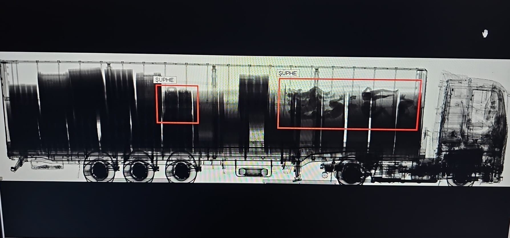 Düzensiz göçmenler X-Ray'e takıldı