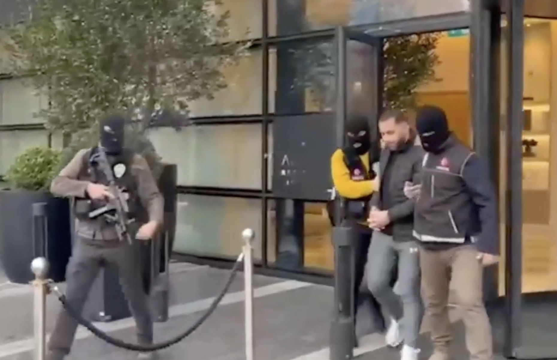 Kırmızı Bülten ile aranan elebaşı Sammy Ali İstanbul'da yakalandı