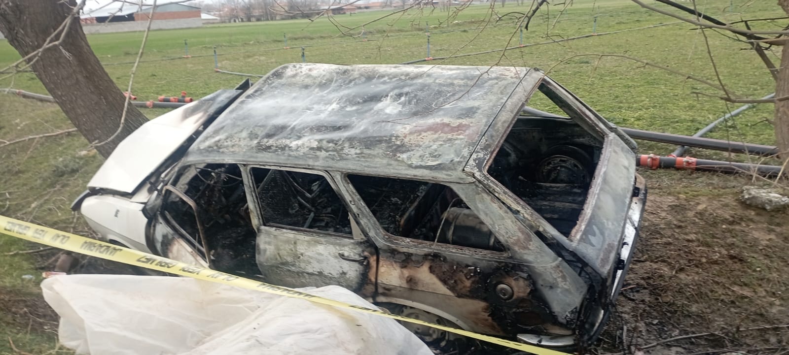 Araçta can pazarı! Dede ve torun alevlerin arasında öldü