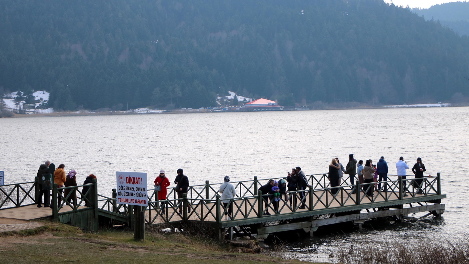 Yeni yılın ilk günü Abant'a akın ettiler