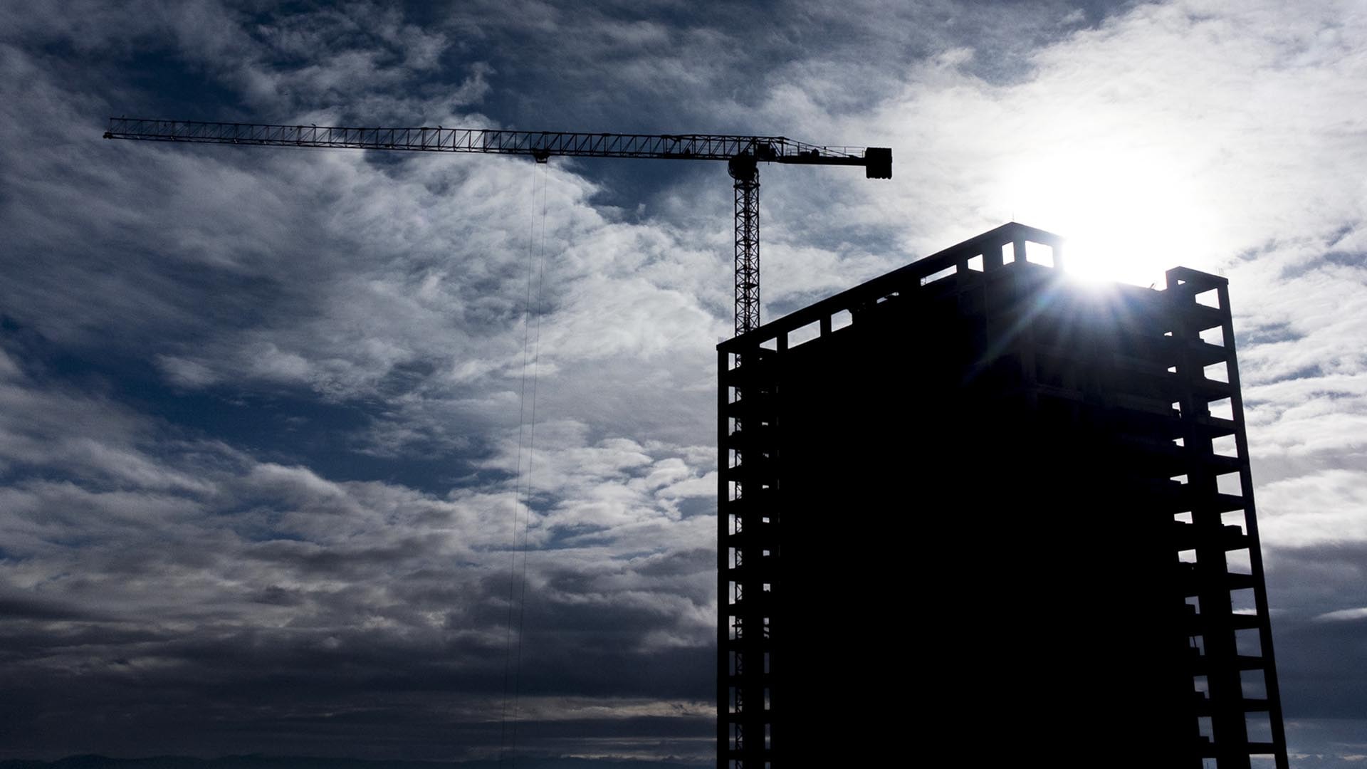 Metrelerce yüksekte, bir metrekare içinde mesai: En çok yalnızlık zorluyor