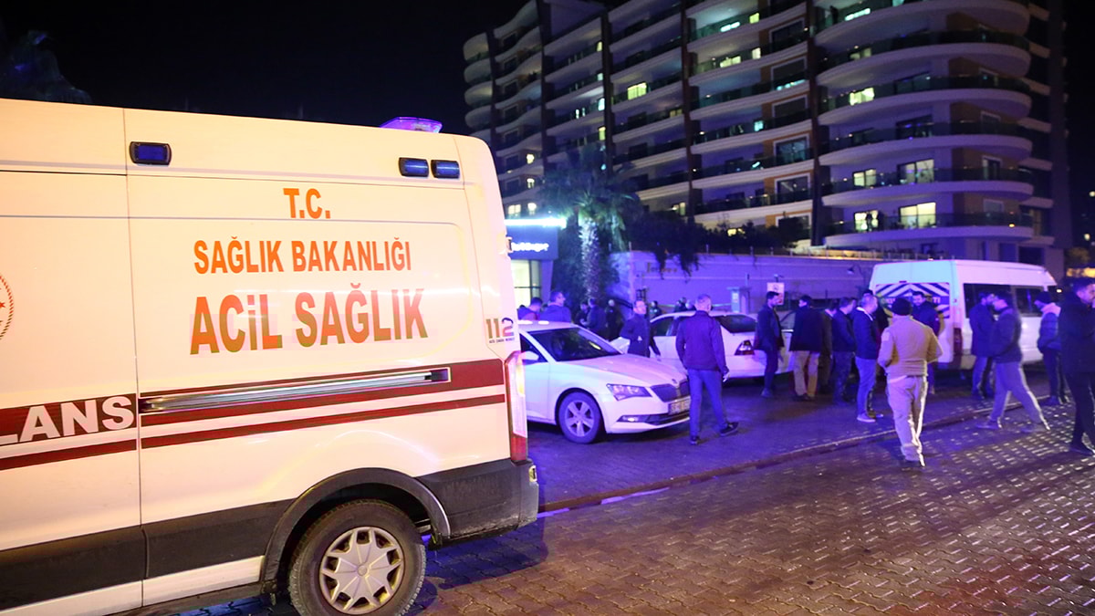 Otoparkta dehşet! Birlikte yaşadığı kadını katletti