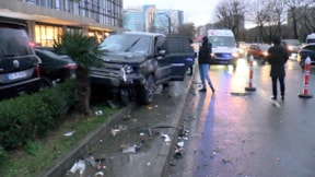 İstanbul'da 5 aracın karıştığı zincirleme kaza