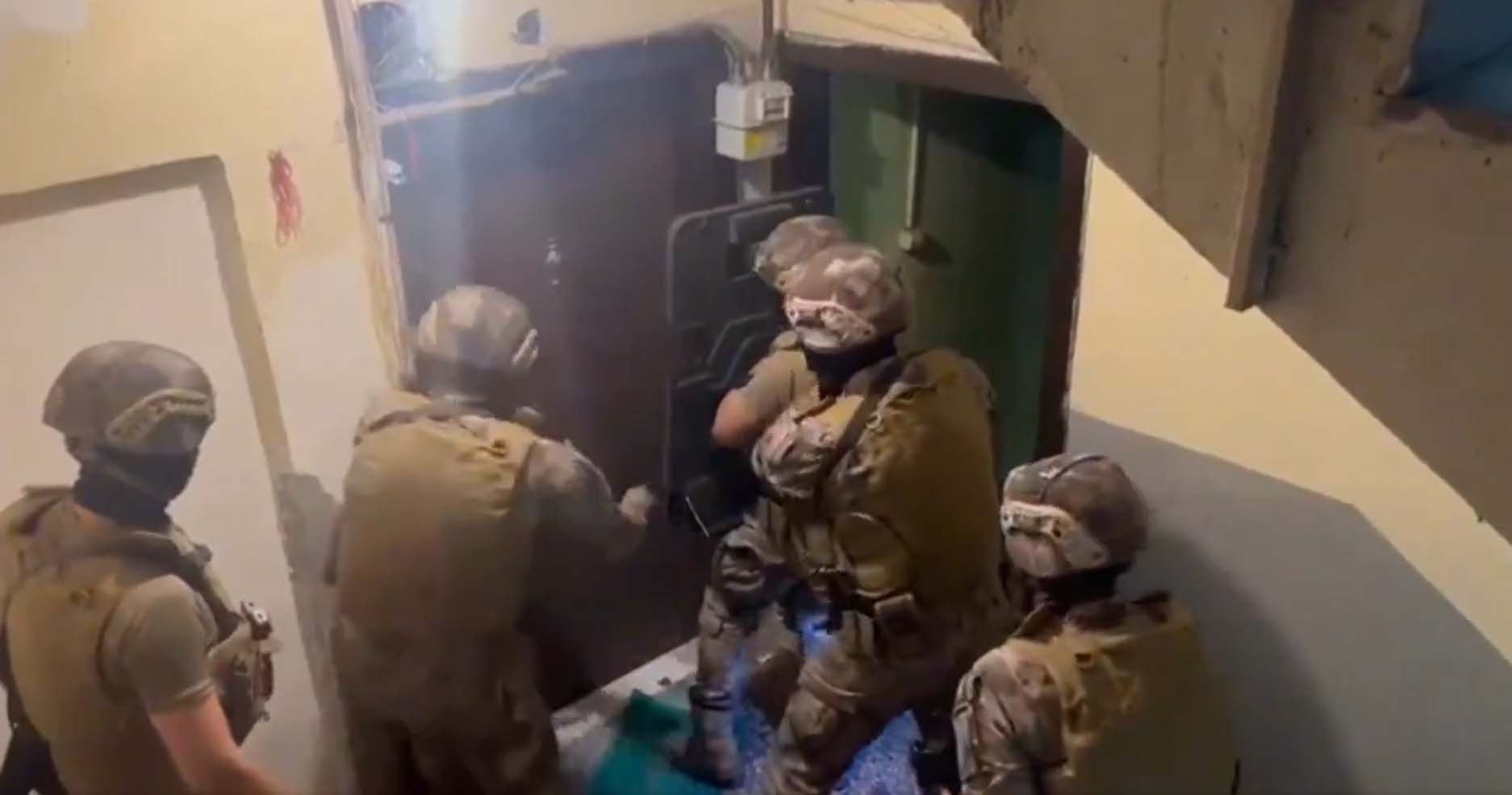 Kırmızı bültenle aranan 10 kişi İstanbul'da yakalandı