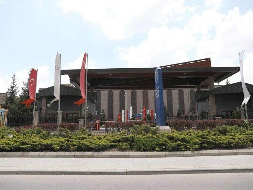 Diyanet: Kadını yüzüne vurmadan dövebilirsin