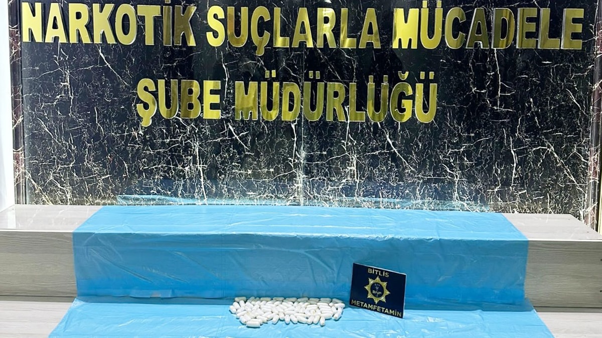 Yolcunun midesindeki uyuşturucu röntgenle tespit edildi