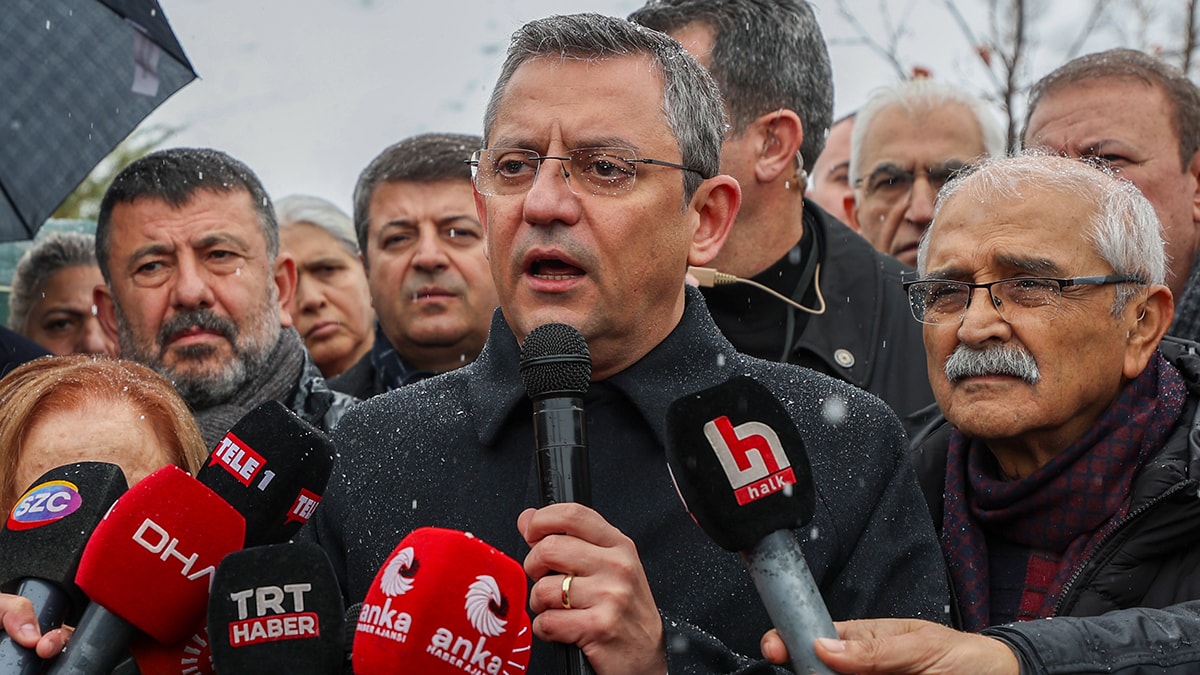 Özgür Özel'den Erdoğan'a emekli maaşı önerisi