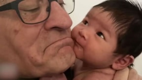 80 yaşındaki Robert De Niro, 9 aylık bebeğiyle ilgili konuşurken duygulandı