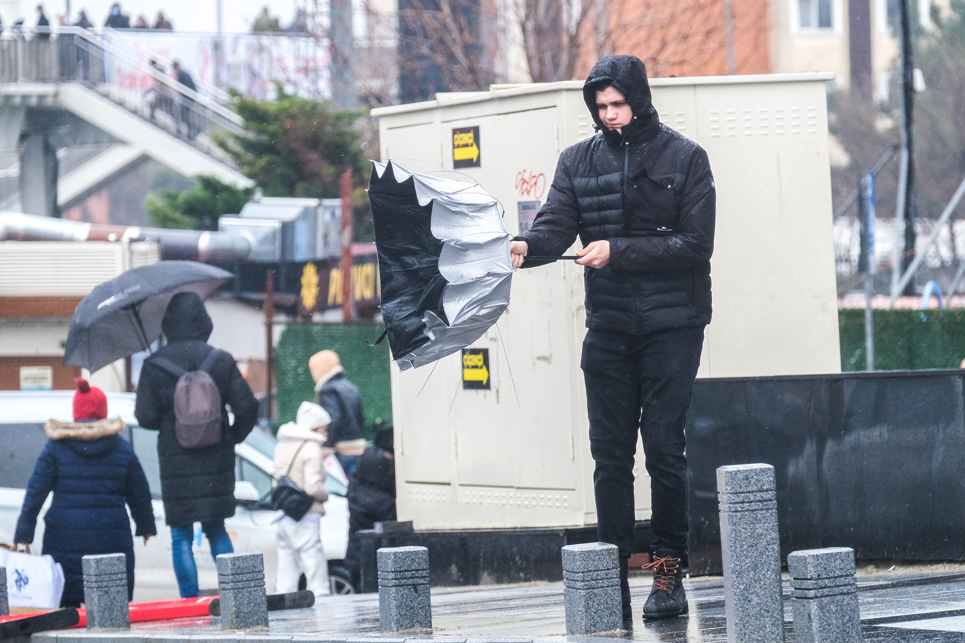 Valilik uyardı: İstanbul'a fırtına geliyor