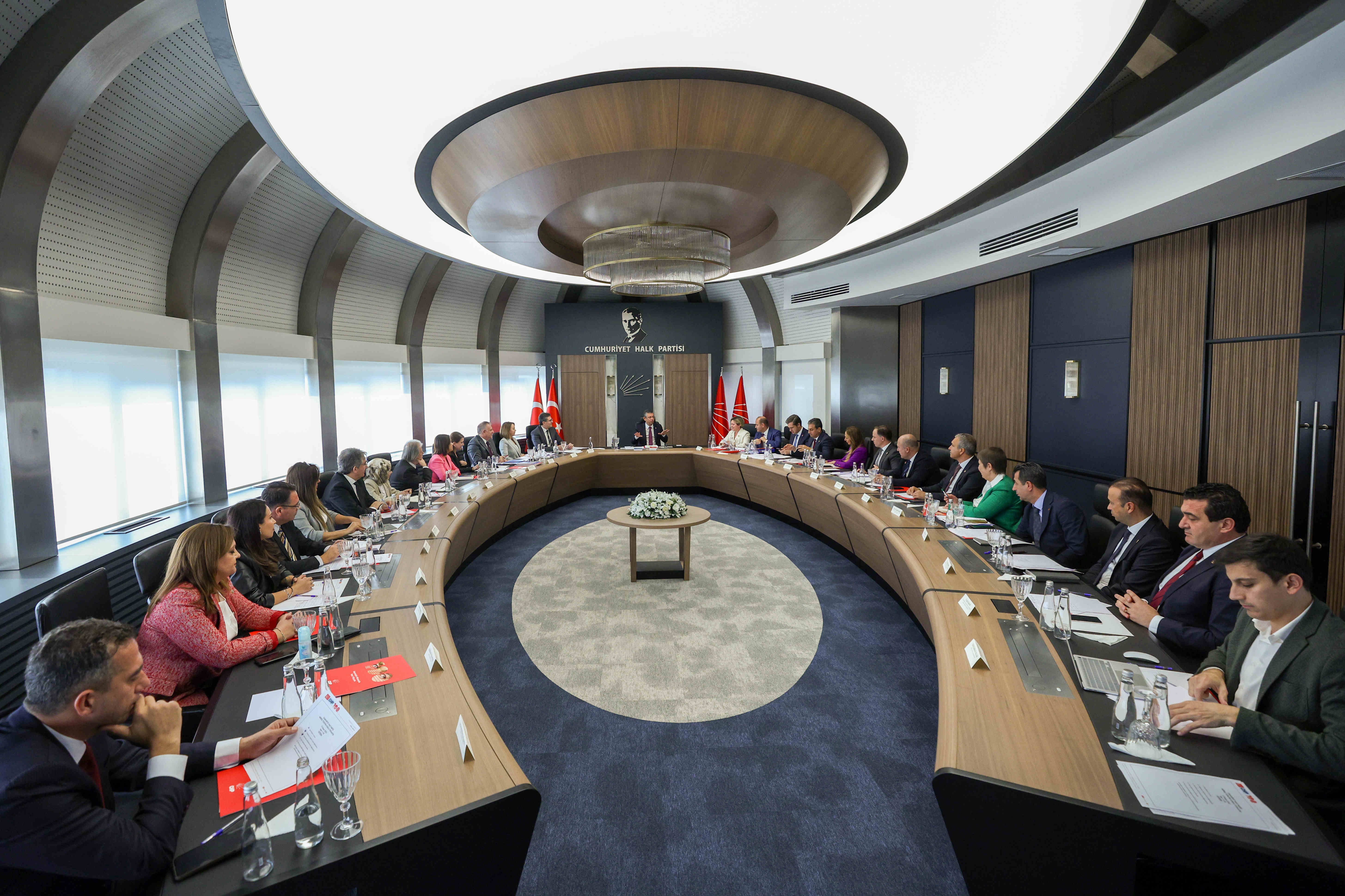 CHP'den iktidara 6 soru