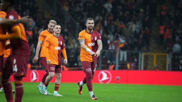 Galatasaray'da Abdülkerim'in gecesi! 3 puanı 3 golle aldı...