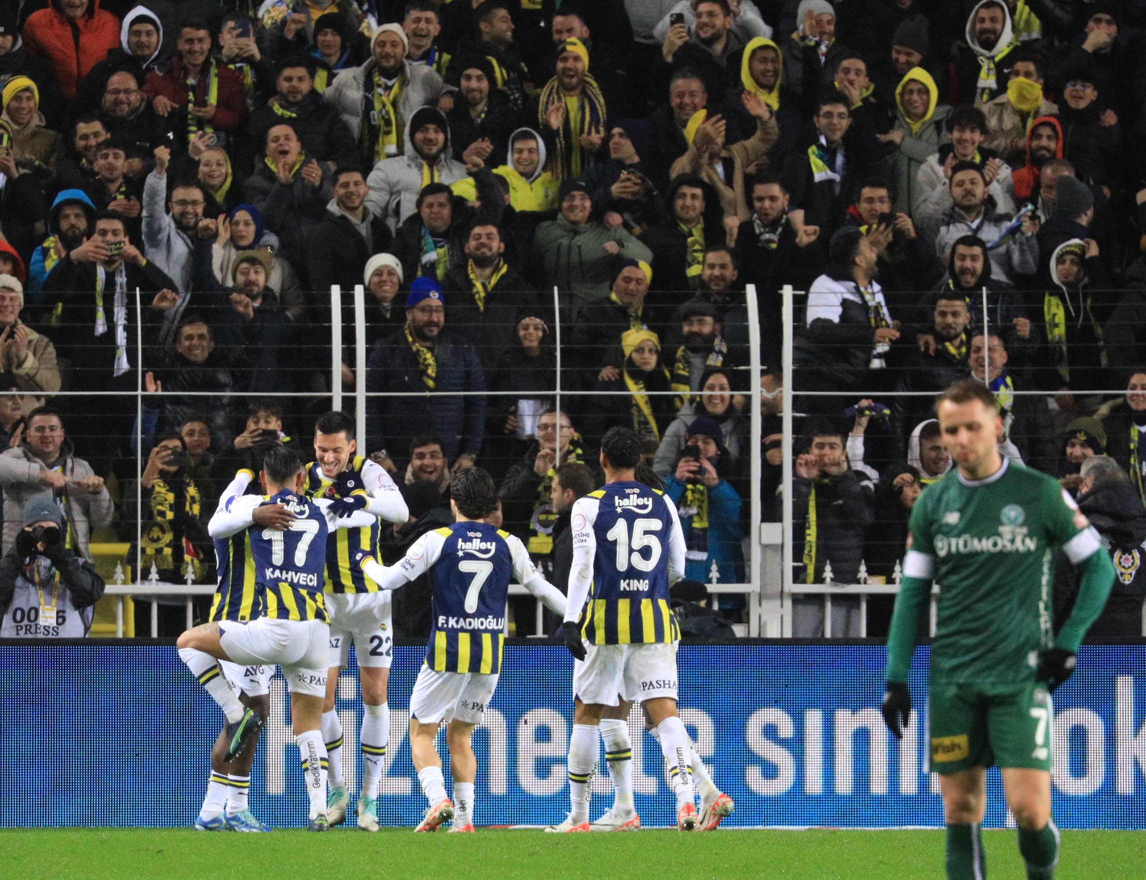 Fenerbahçe'den Konyaspor'a tarihi fark