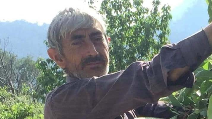 Kestiği ağacın altında kalan çiftçi öldü