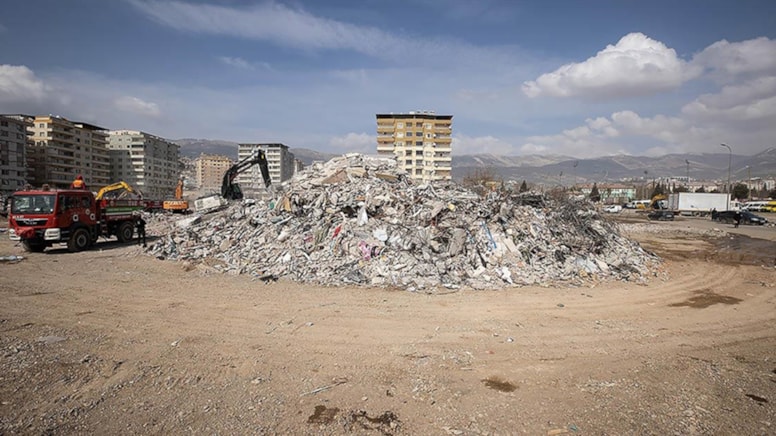 103 kişi hayatını kaybetmişti: Yıkılan apartmanda demir yoktu