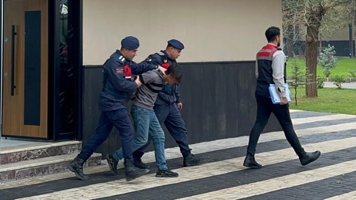 Sınırı geçmeye çalışan terörist yakalandı