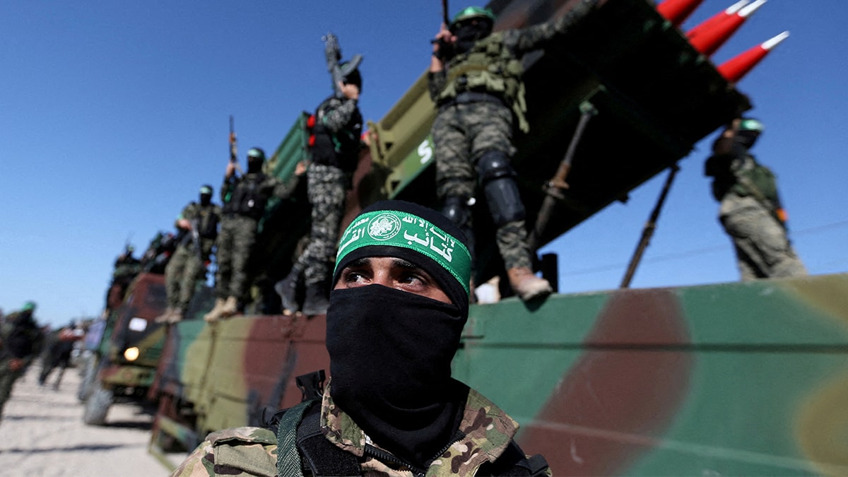 Hamas, İsrail'e roket fırlattı