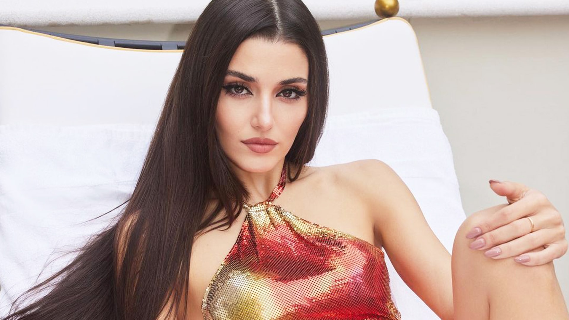 Hande Erçel isyan etti: Beni salın