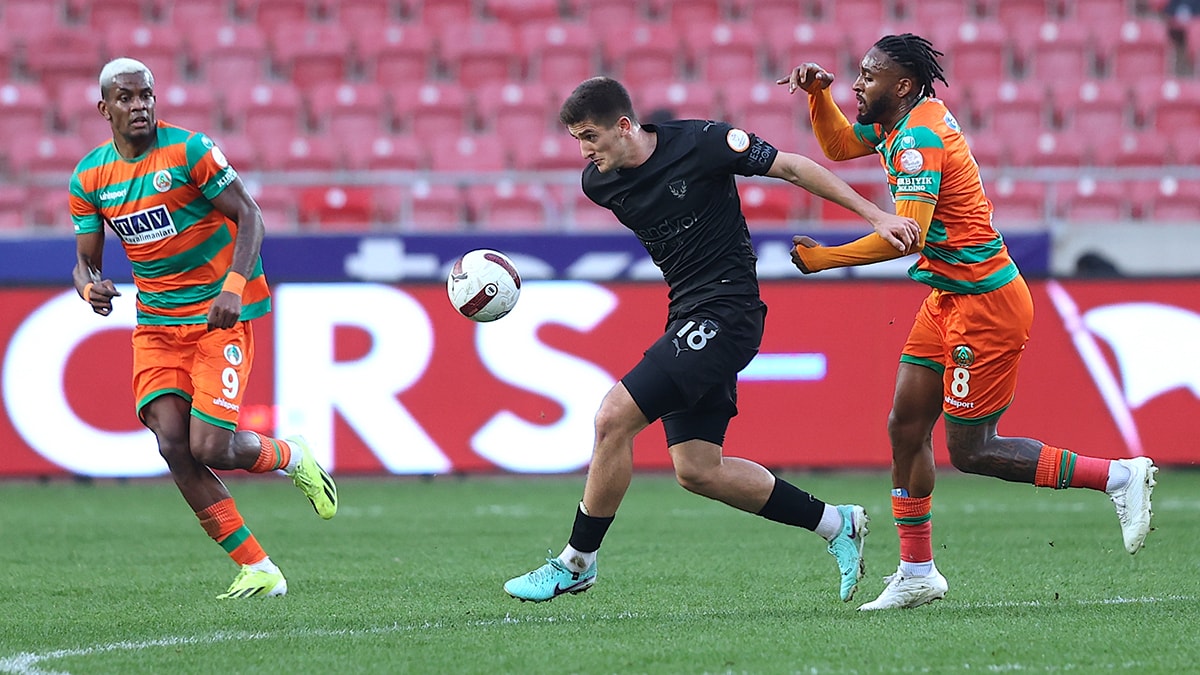 Hatayspor yine kazanamadı, Alanyaspor 3 puanı 90+6'da kaçırdı: 1-1