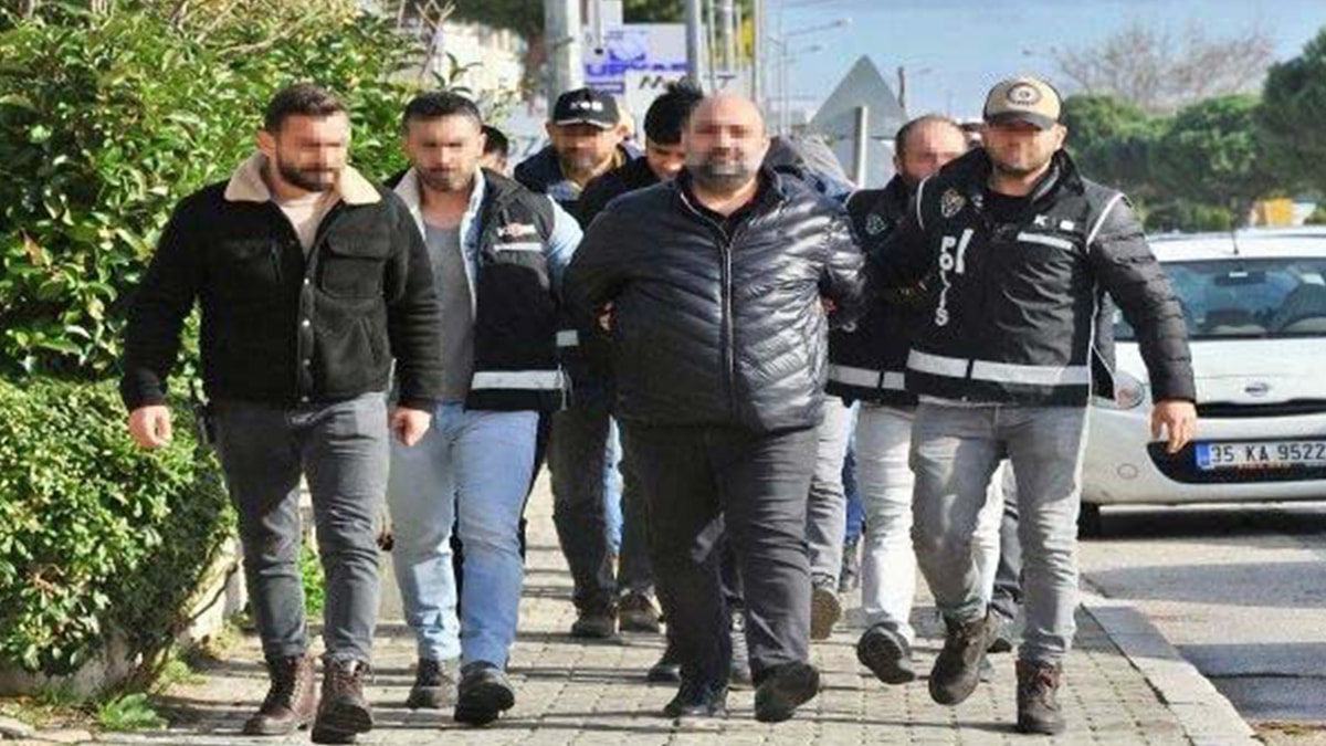 İzmir'de milyar dolarlık vurgun: 6 kişi tutuklandı