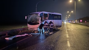 Edirne’de polis servis aracıyla otobüs çarpıştı: 11 yaralı