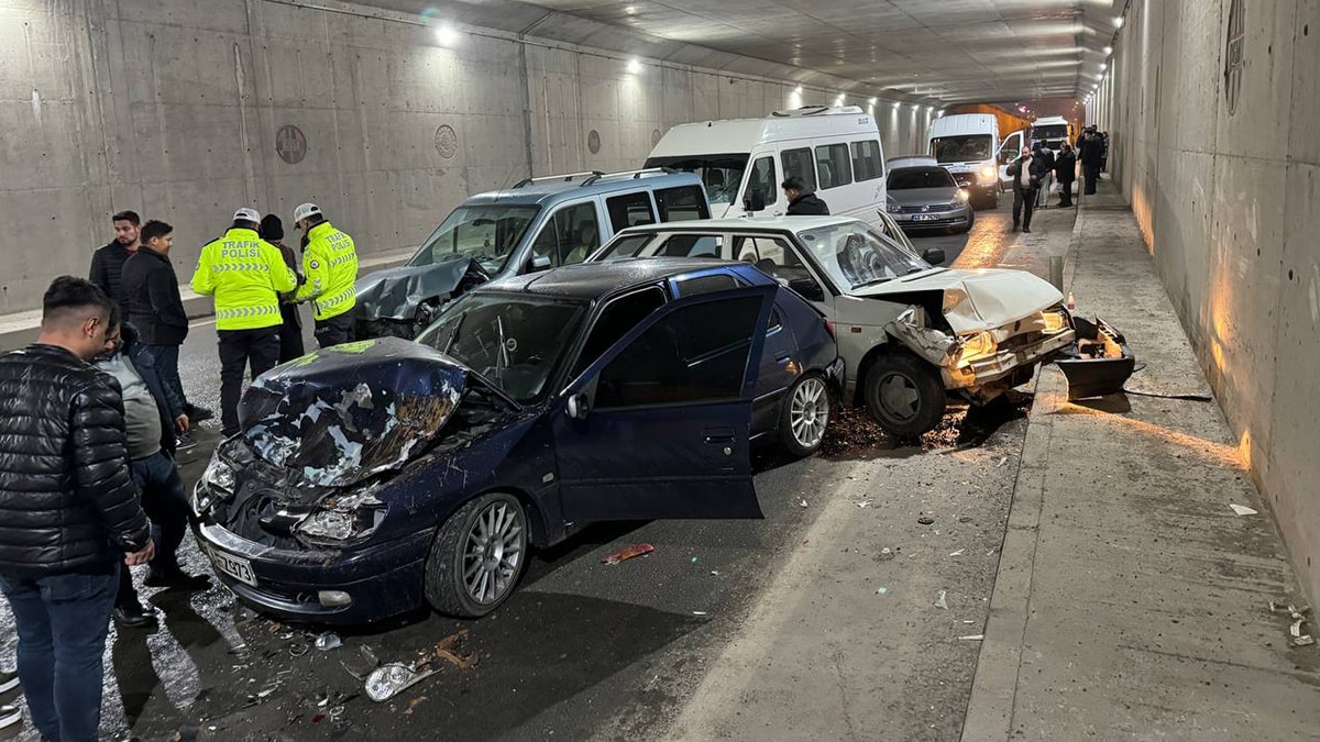 Kahramanmaraş'ta 13 araçlık zincirleme kaza