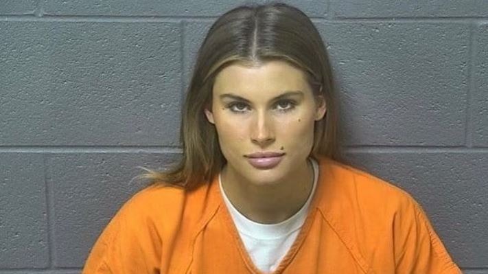 Sabıka fotoğrafı büyük beğeni topladı: Genç kadın yaptığının yanlış olduğunu itiraf etti