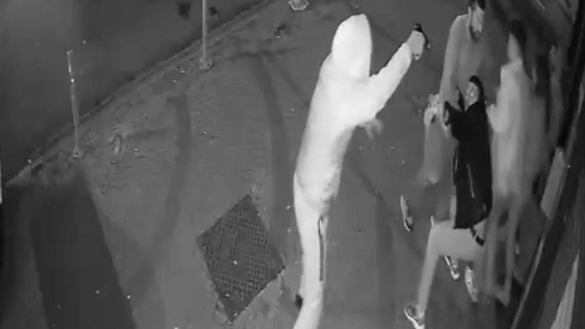 Aracıyla kalabalığa dalmıştı... Kavganın öncesi kamerada