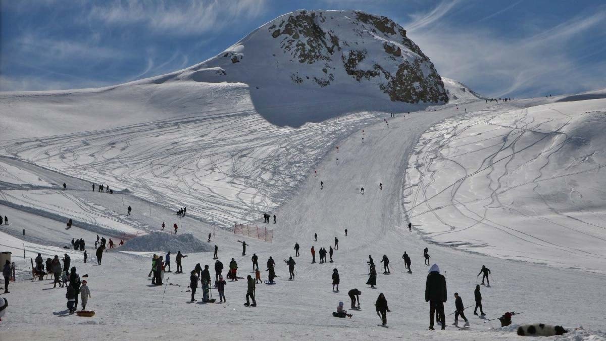 En yüksek kar kalınlığının ölçüldüğü kayak merkezi Hakkari