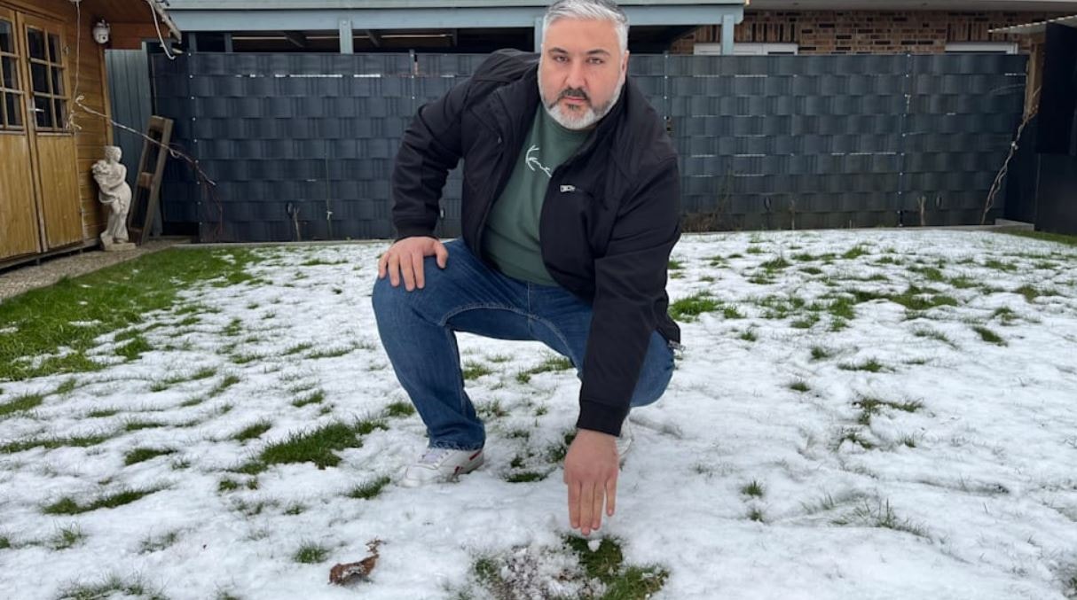 Evinin bahçesine göktaşı düşen Türk zengin oldu