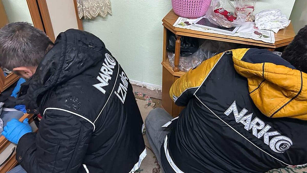 İzmir'de uyuşturucu operasyonu: 107 gözaltı