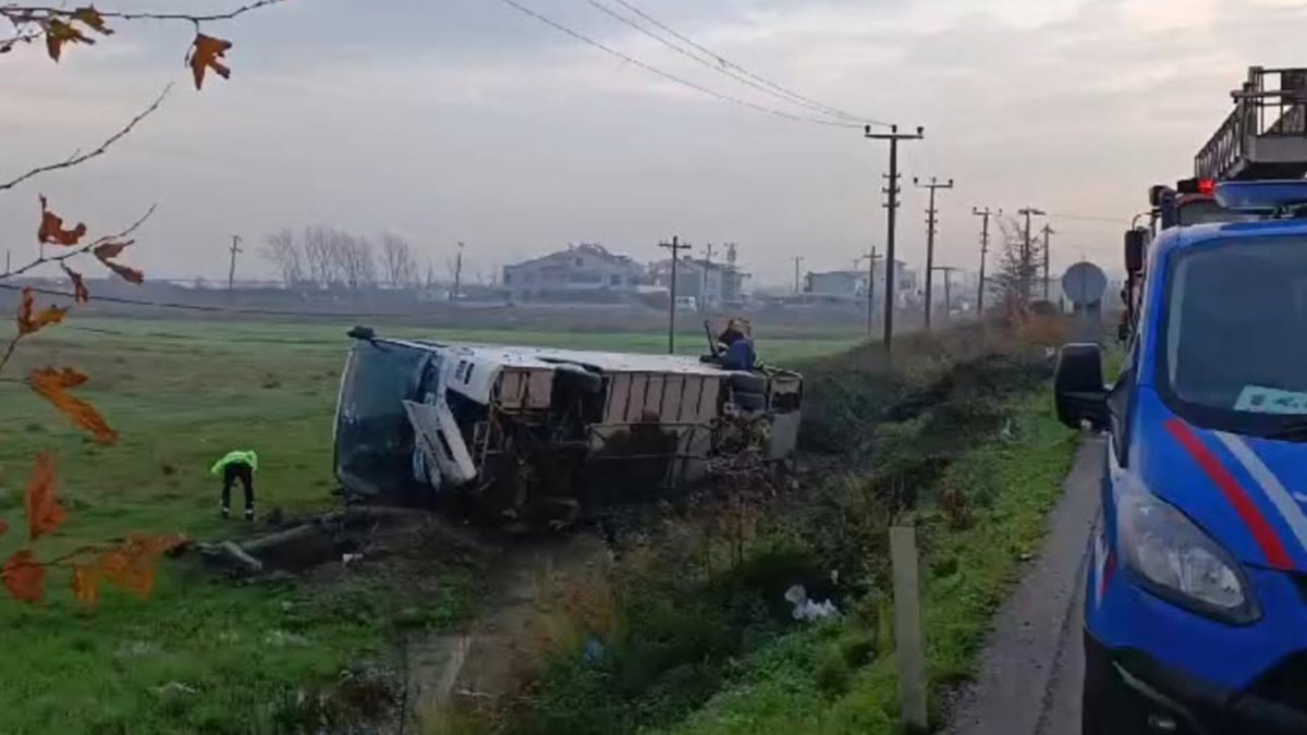 Servis otobüsü devrildi: 5 yaralı