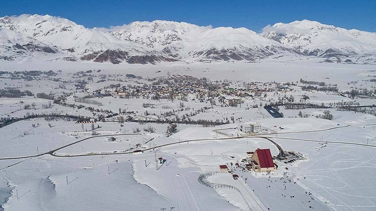 Ovacık Kayak Merkezi kayak tutkunlarını ağırlıyor