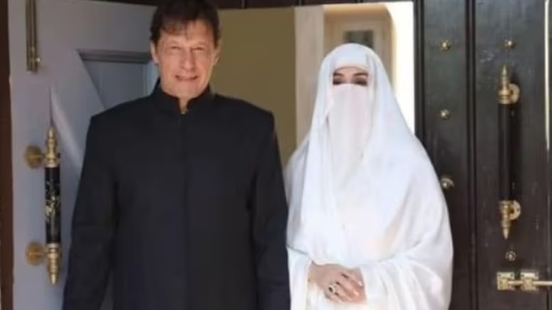 Eski Pakistan Başbakanı ve eşine 'imam nikahı' cezası