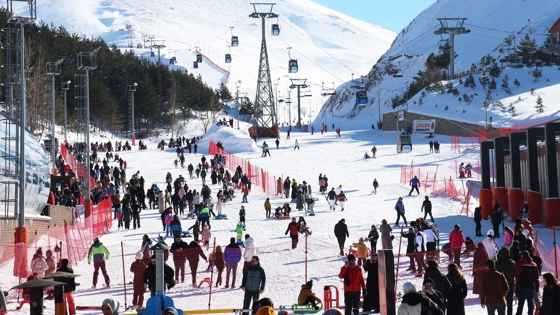Palandöken Kayak Merkezi'nde yoğunluk