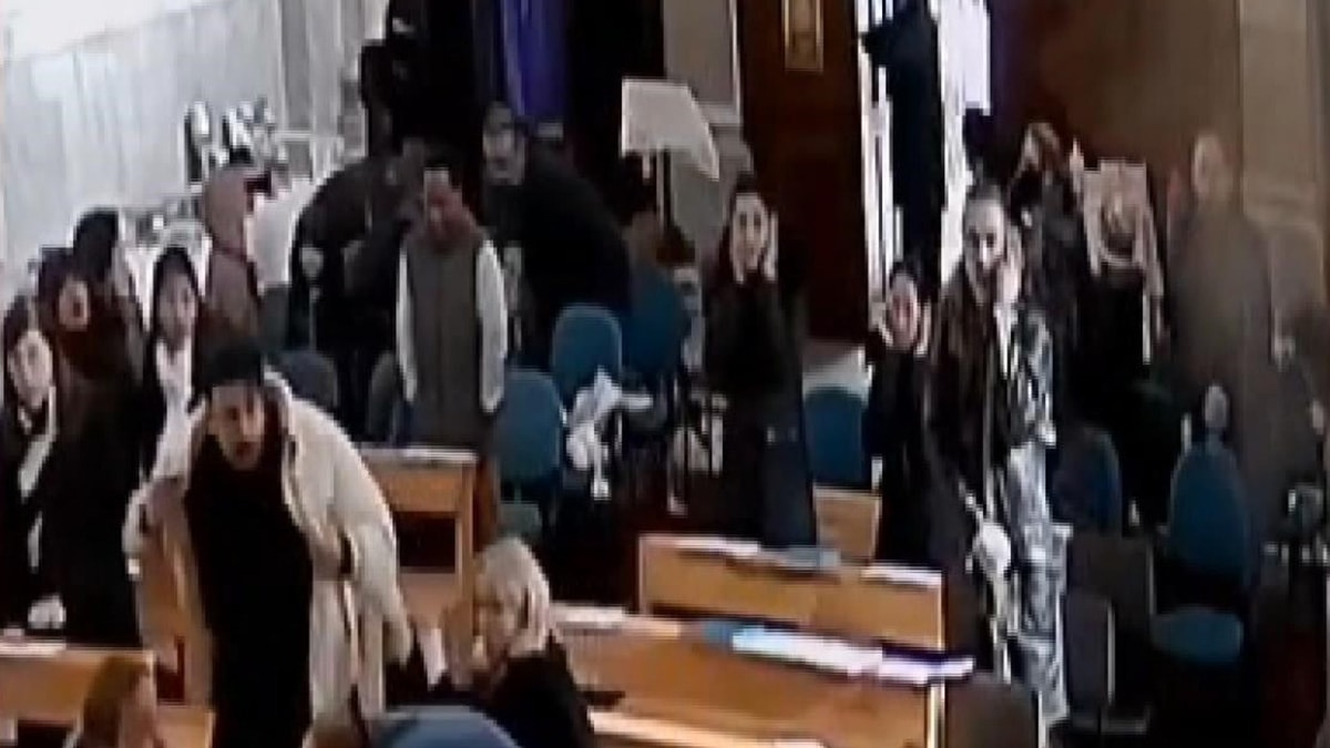 Kilisedeki silahlı saldırı kamerada