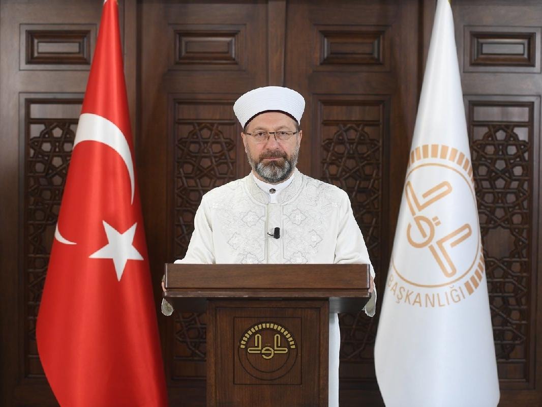 Diyanet'e göre kadın, eşi izin verirse çalışır