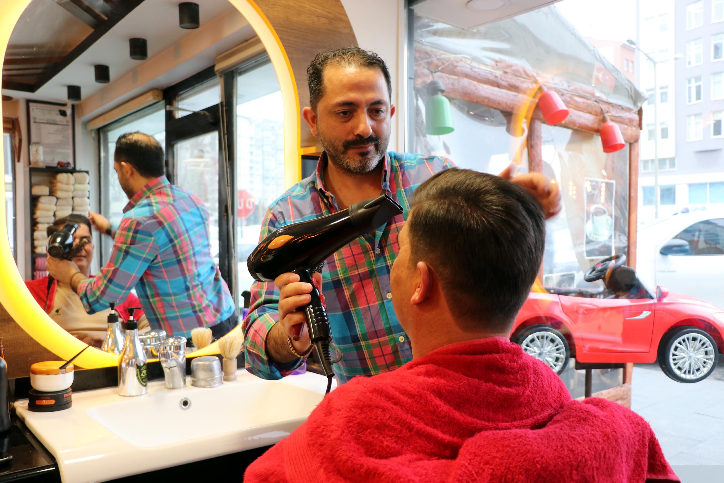 Kuaförler dikkat! Alerjik cilt hastalıkları görülüyor...